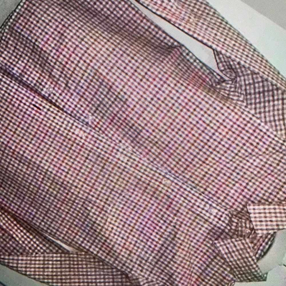 Adorable gingham button down shirt blouse